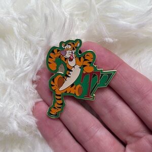 Disney Pintraders Tigger “T” Gold Pin